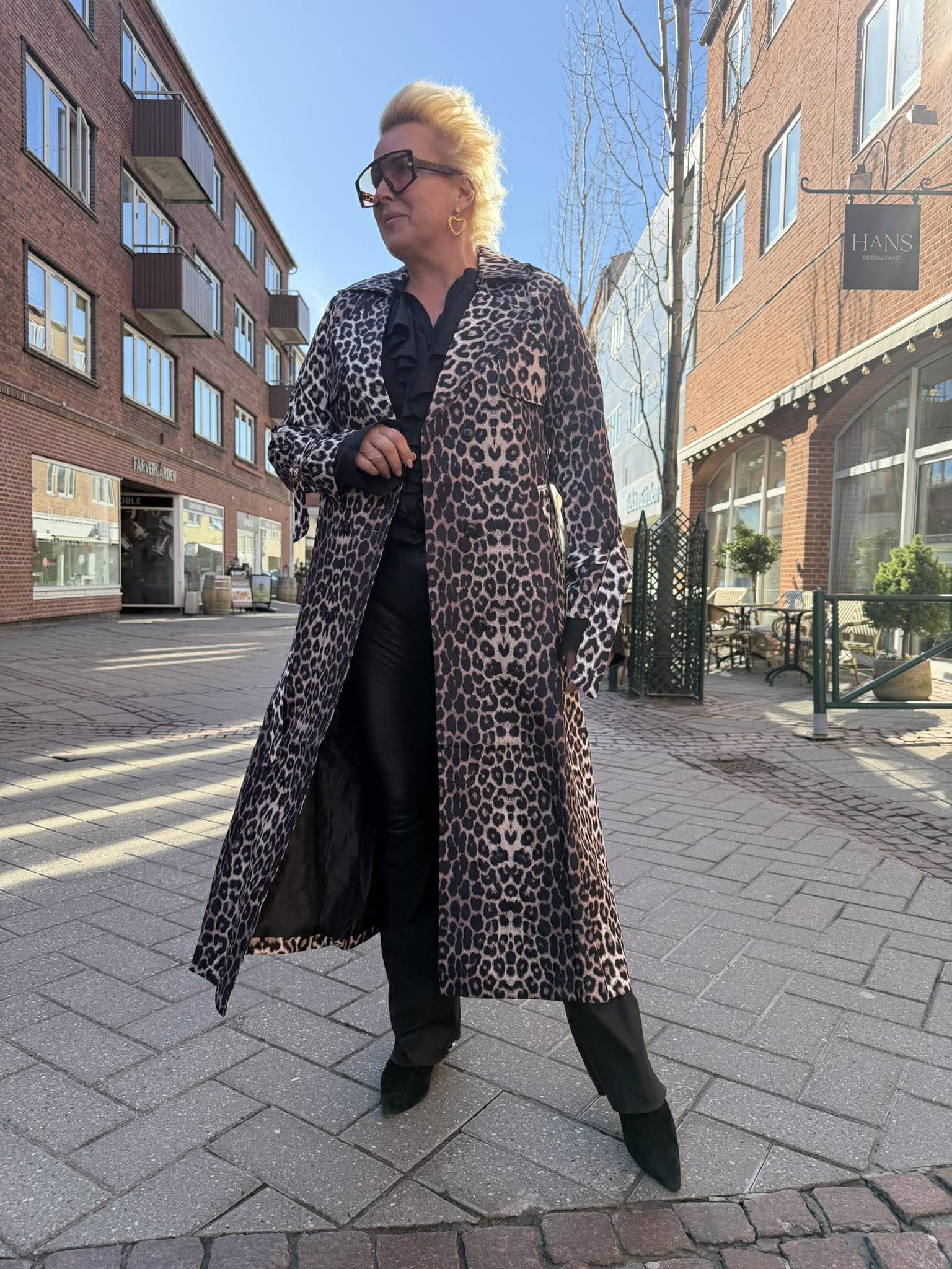By Engbork Odette long trench coat leo