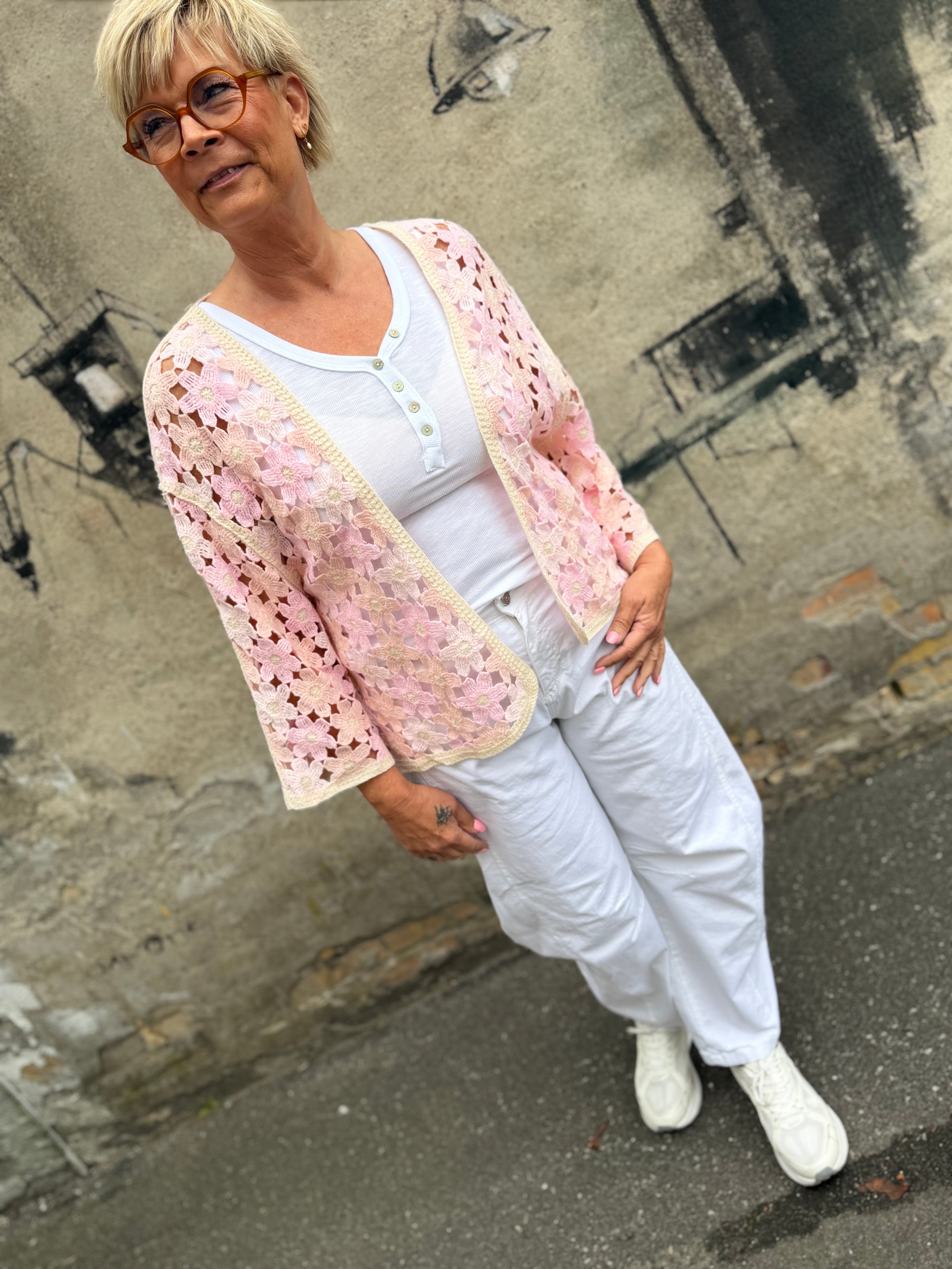 By Engbork Patricia jacket crochet rose