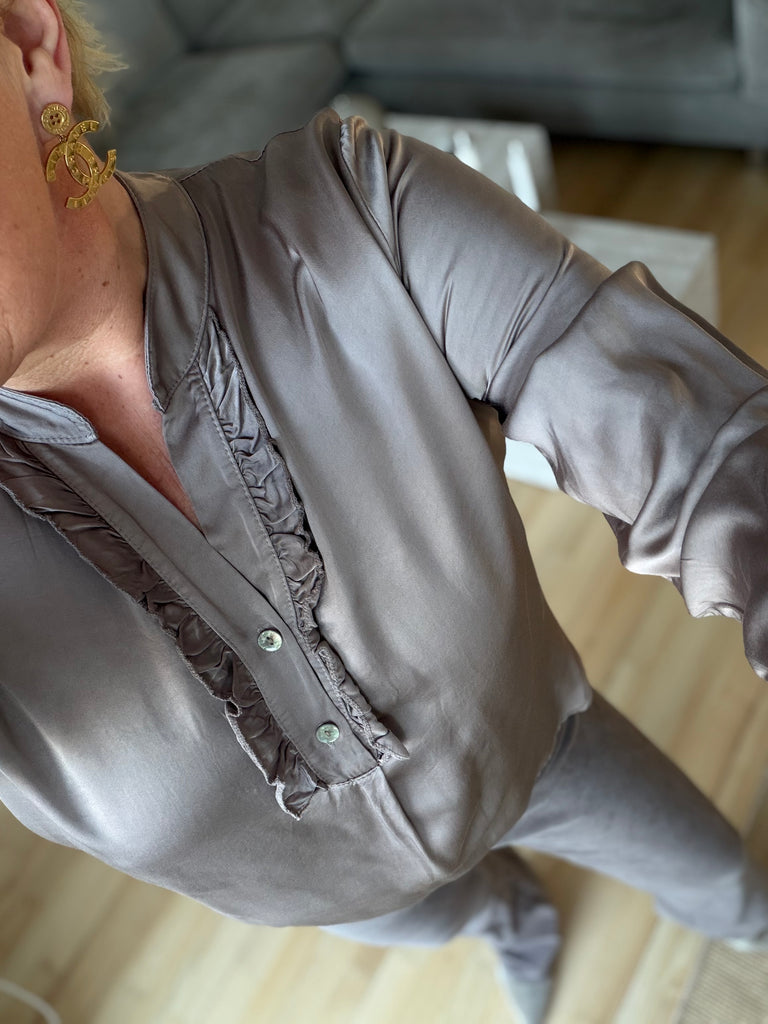 Boho Love B1308 silk skjorte taupe