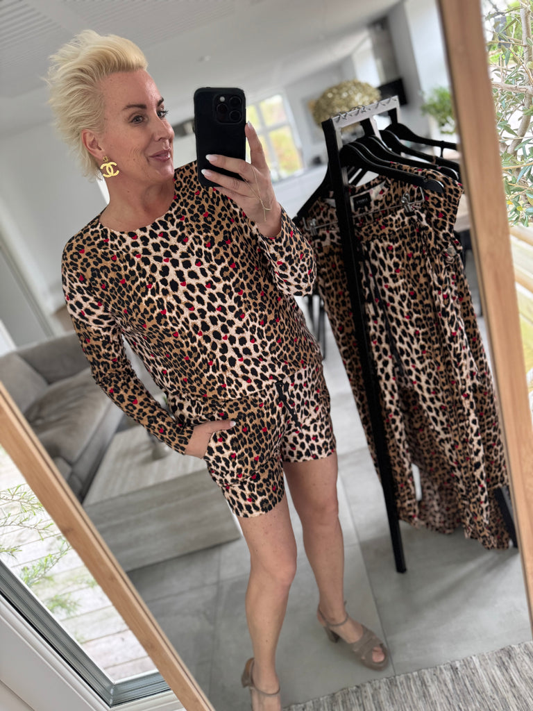 Liberte 9504 Alma LS top red heart