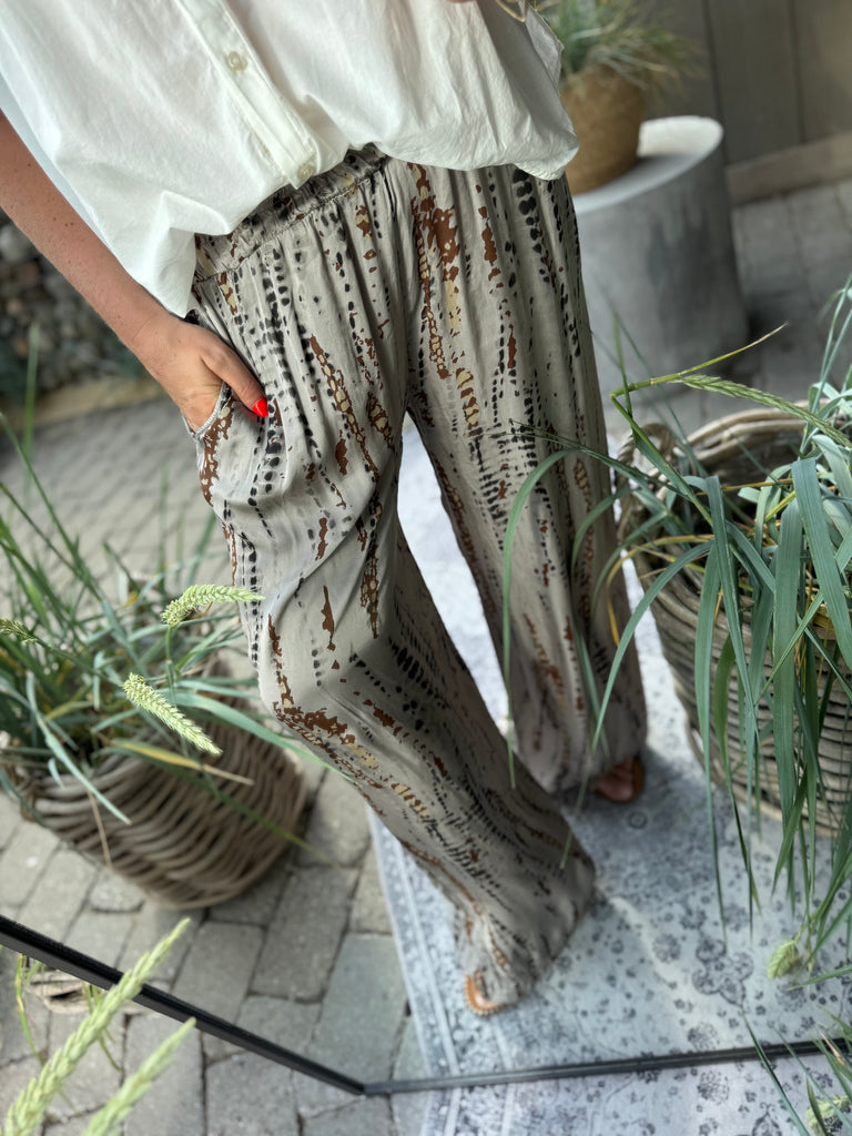 Qnuz 8716 Okada satin buks light