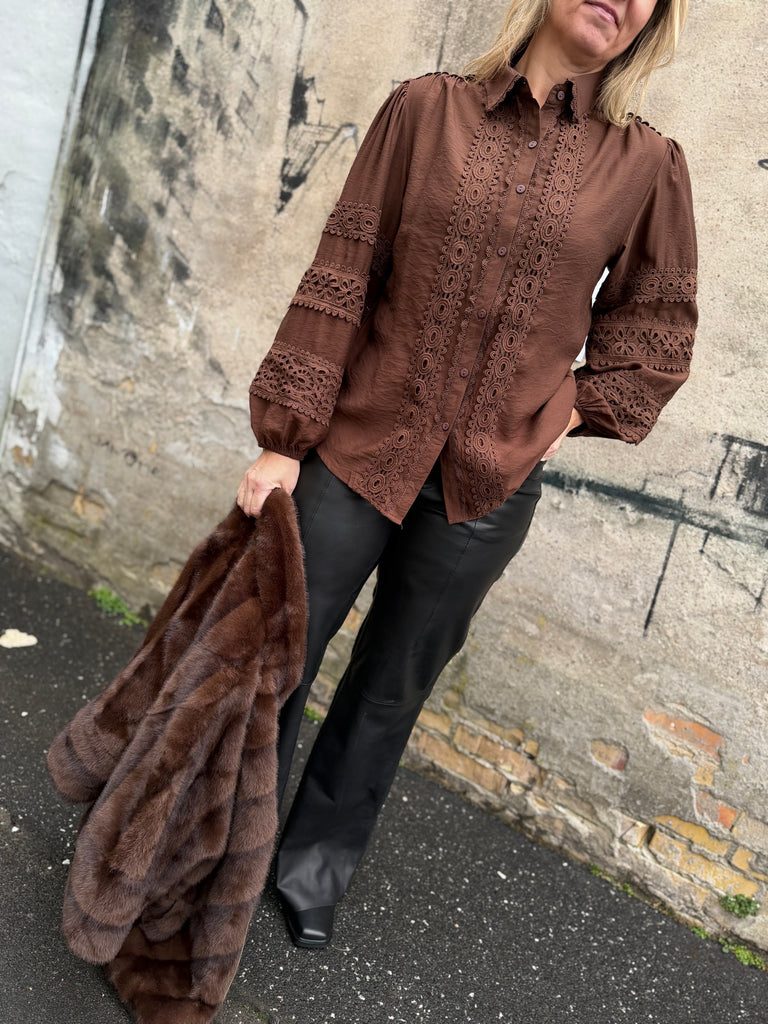 Qnuz 9213 shirt lace marron