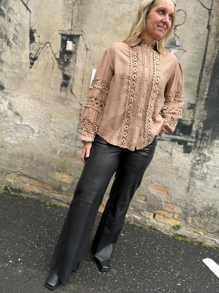 Qnuz 9213 shirt lace taupe