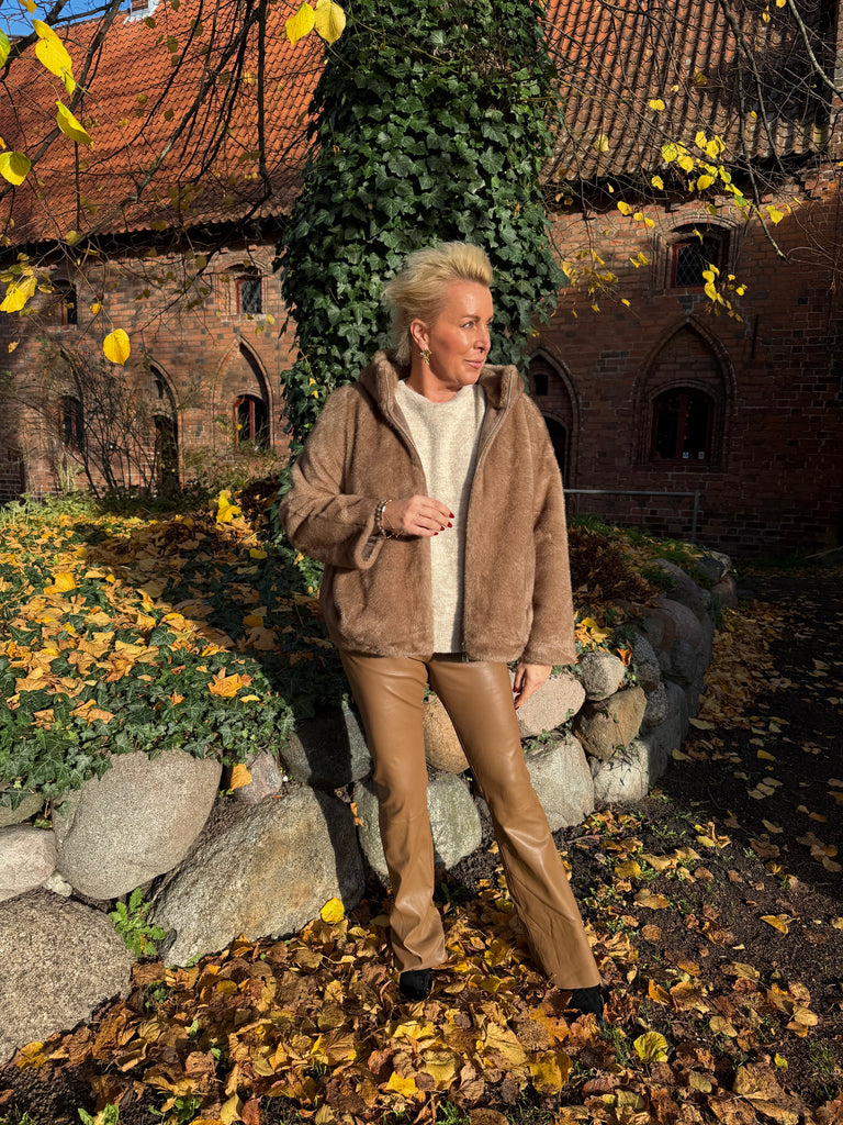 By Engbork Norma faux fur taupe