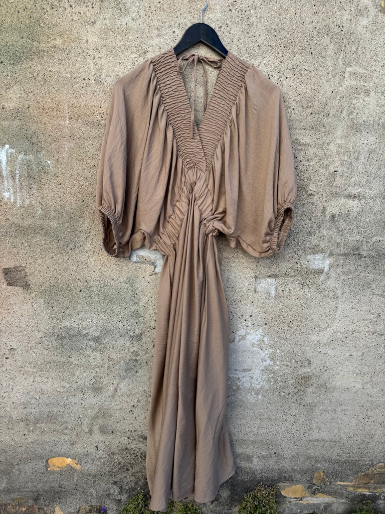 By Engbork Carri kjole sand