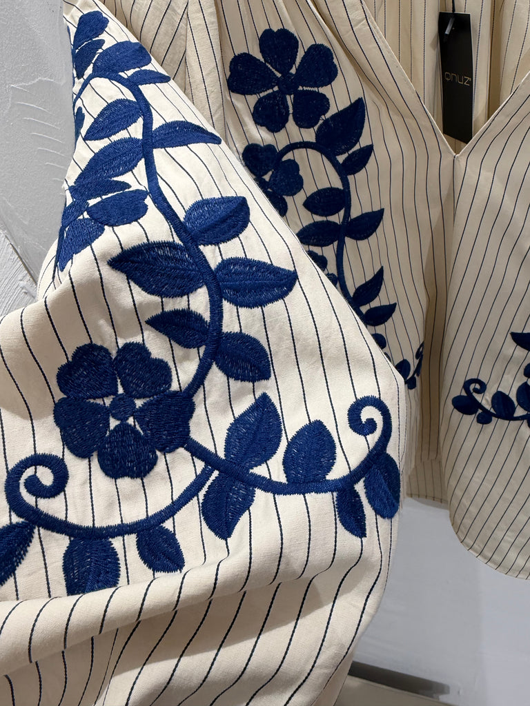 QNUZ 9274 Boheme shirt embrodery ecru