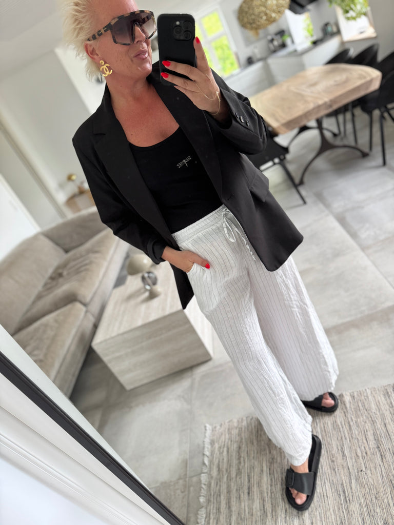 Qnuz 9069 Dolly bukser striped linen white