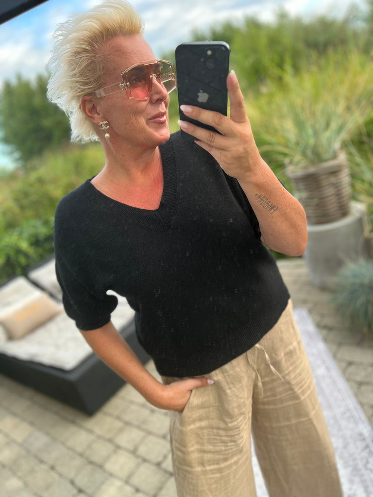 By Engbork Asta strik V black