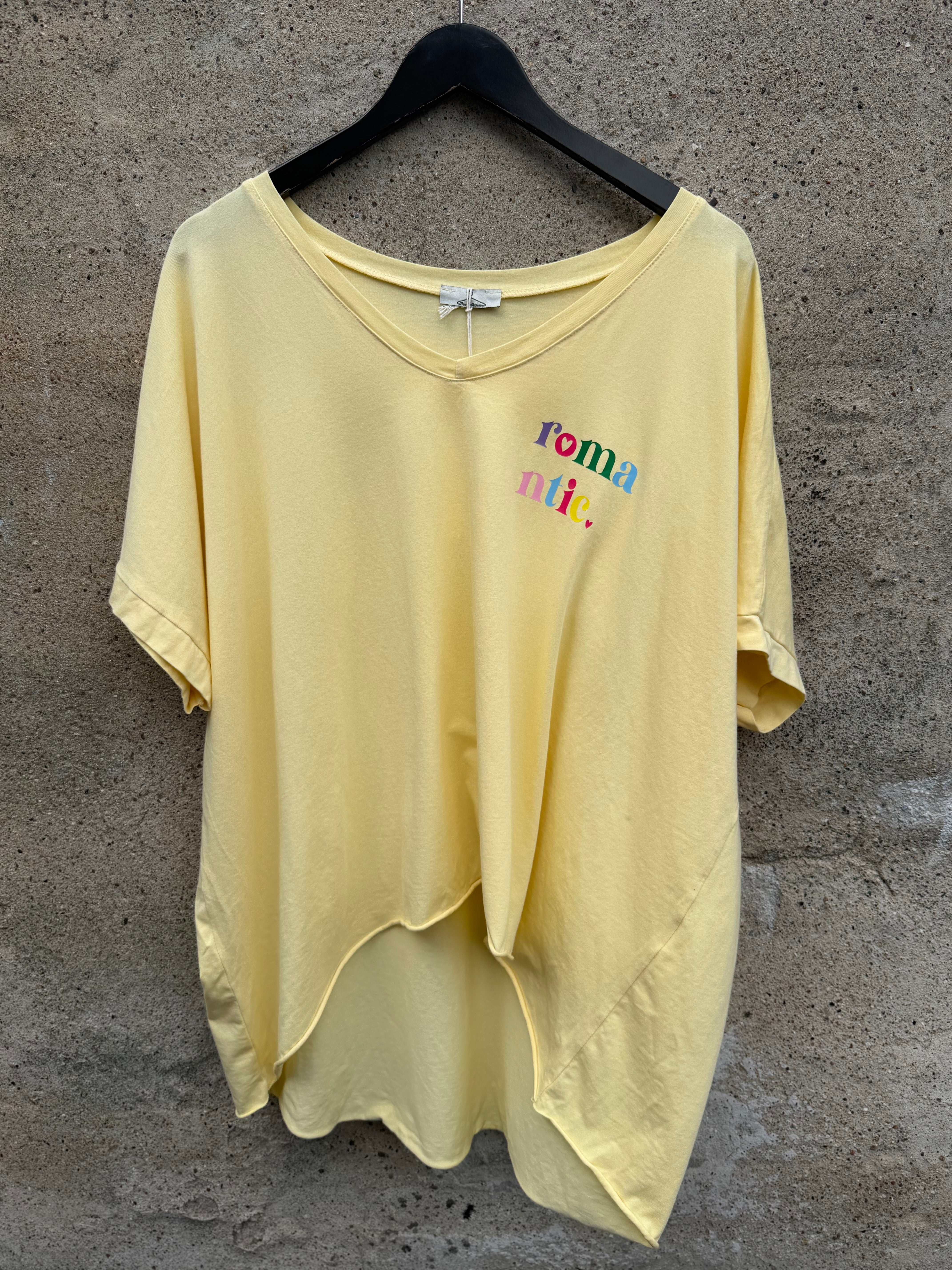 Romantic oversize T-shirt yellow