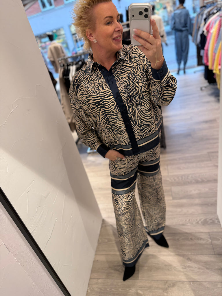 Love & Divine love1024-60 bukser navy zebra