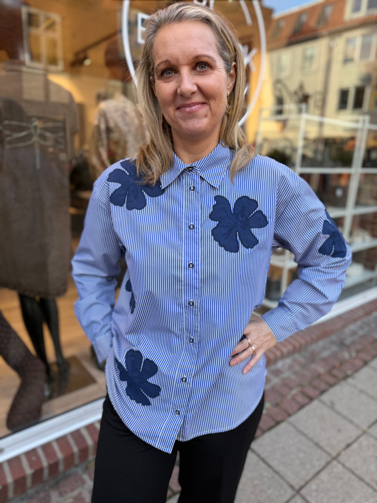 Love & Divine love1499 shirt blue flower