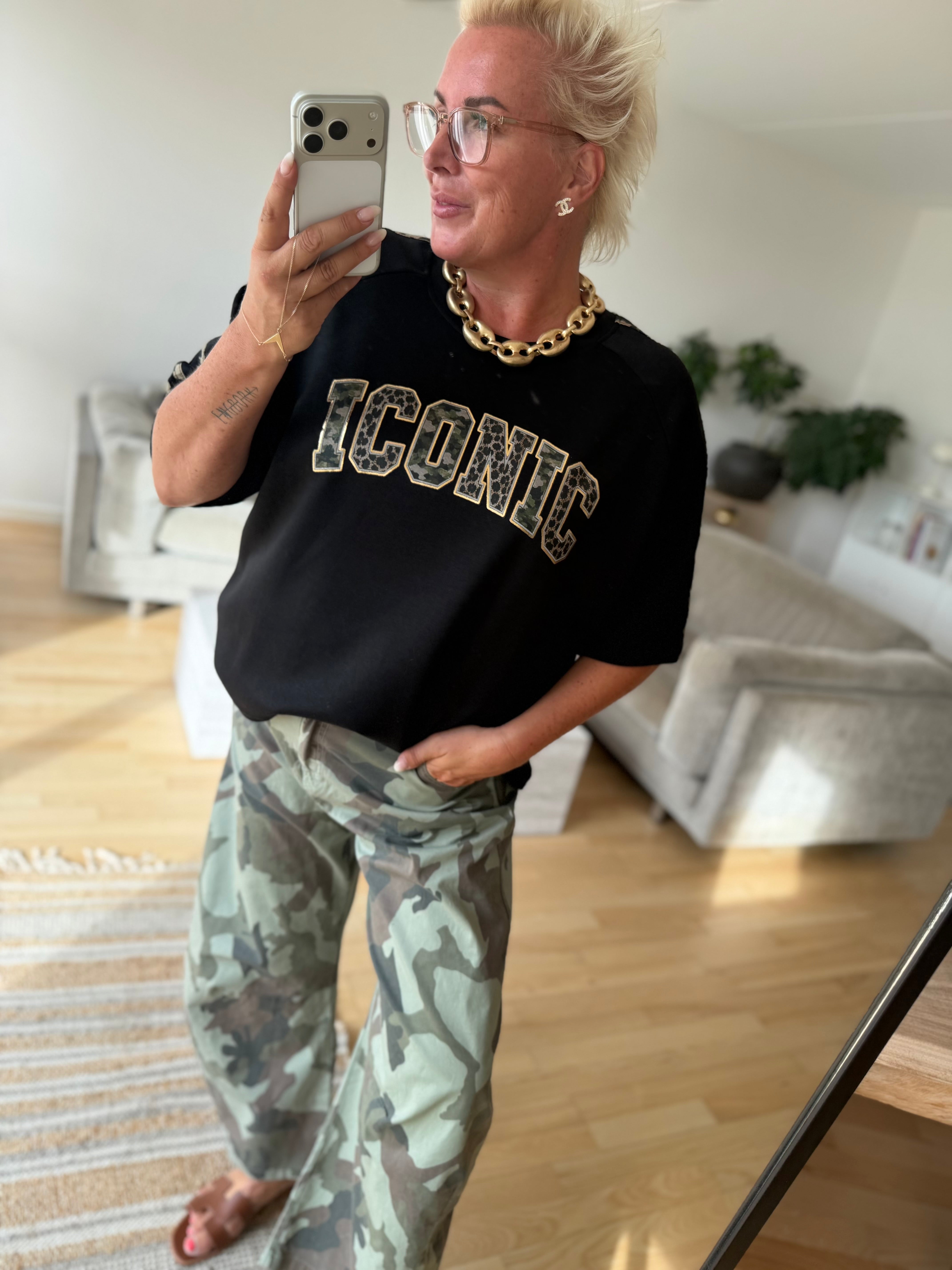 Iconic blouse black