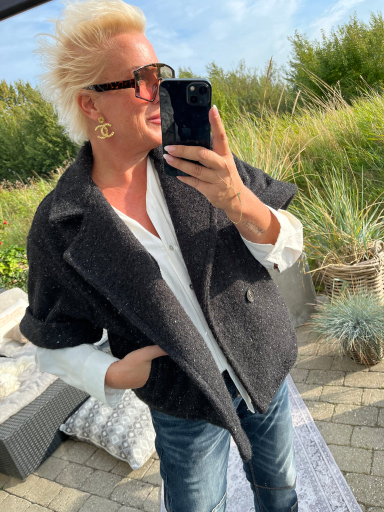 By Engbork Edith jakke SS black