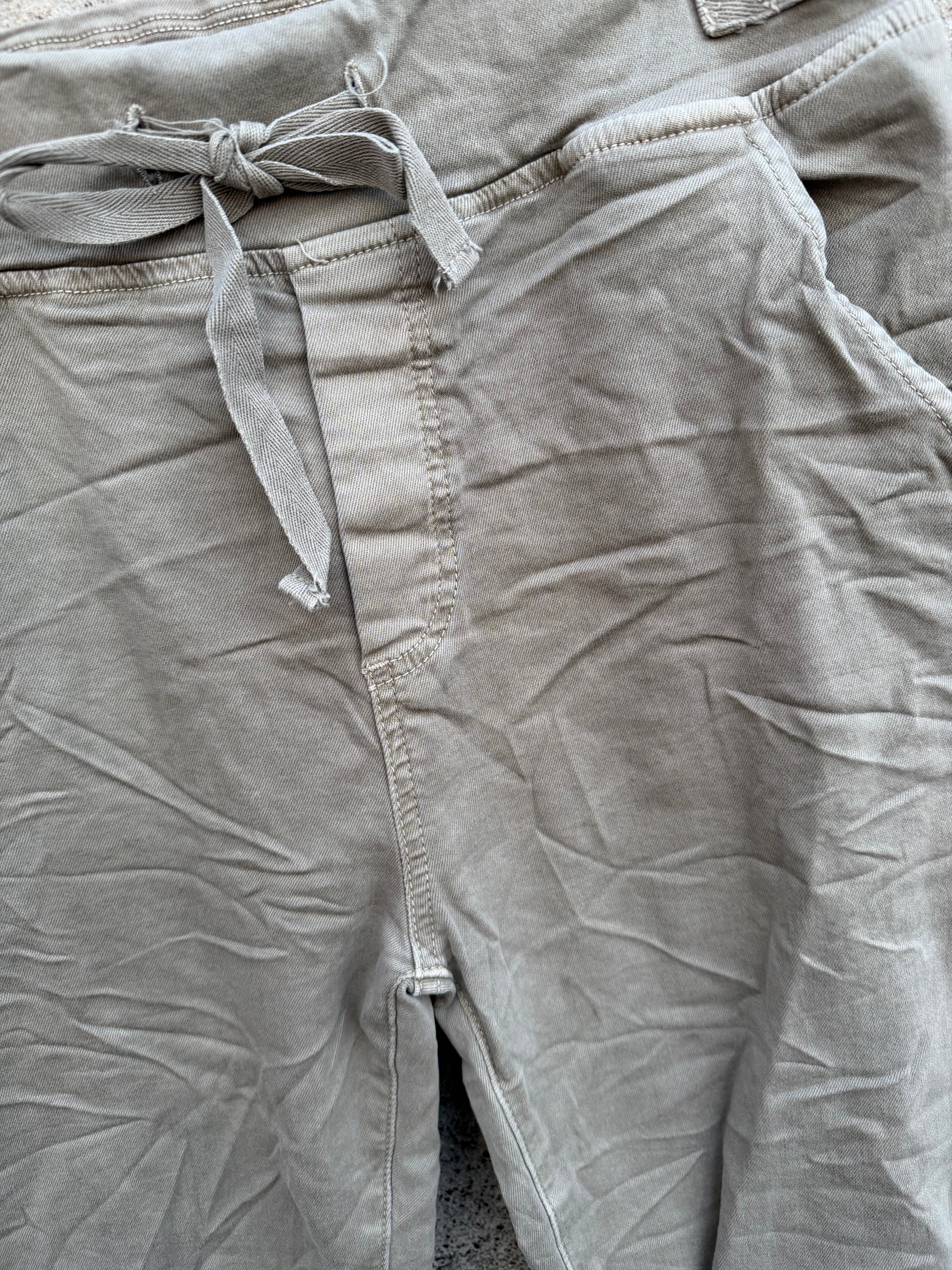 Boho Love B1031 Aja buks taupe
