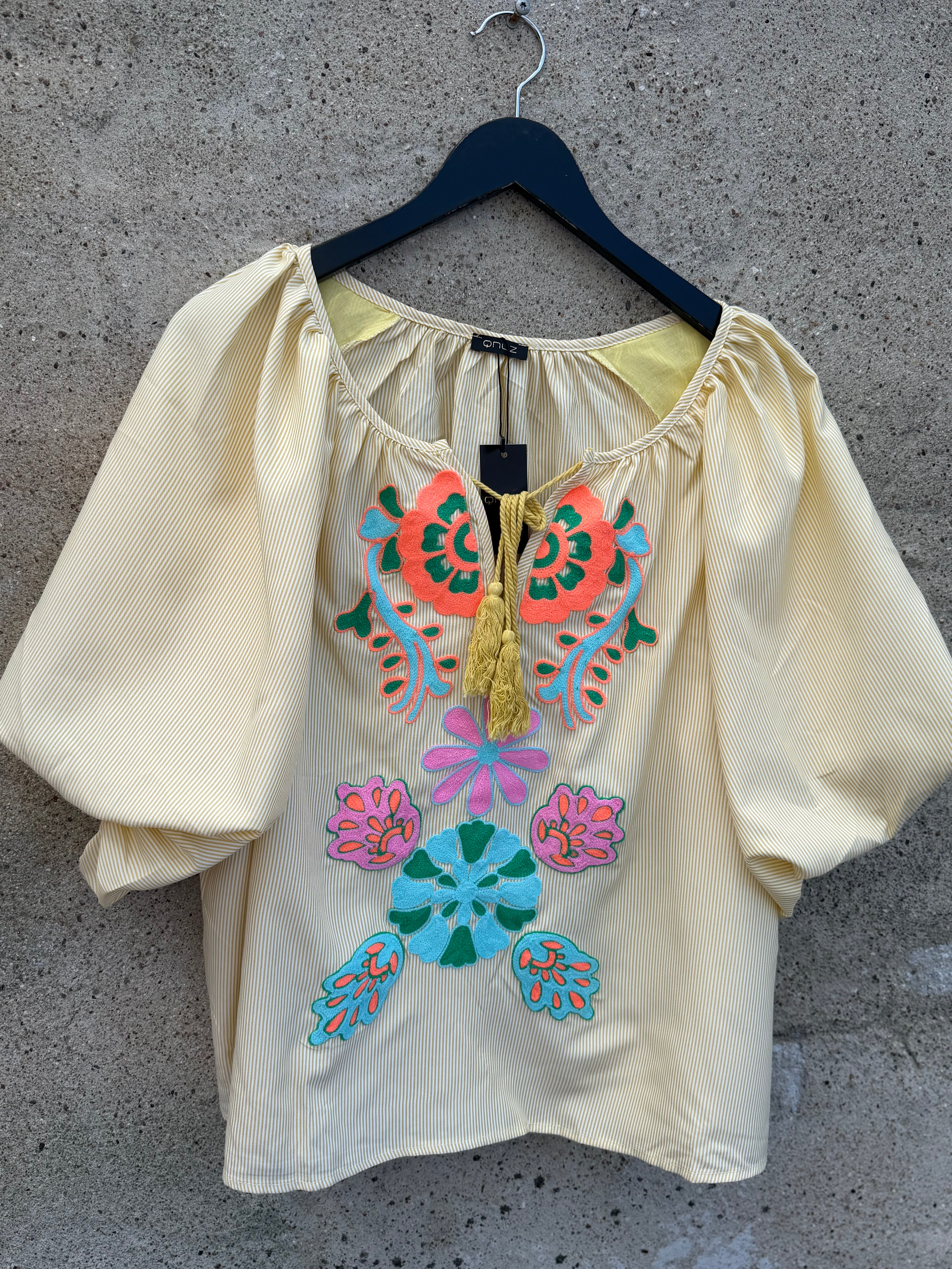 Qnuz 9396 Boheme shirt embrodery yellow