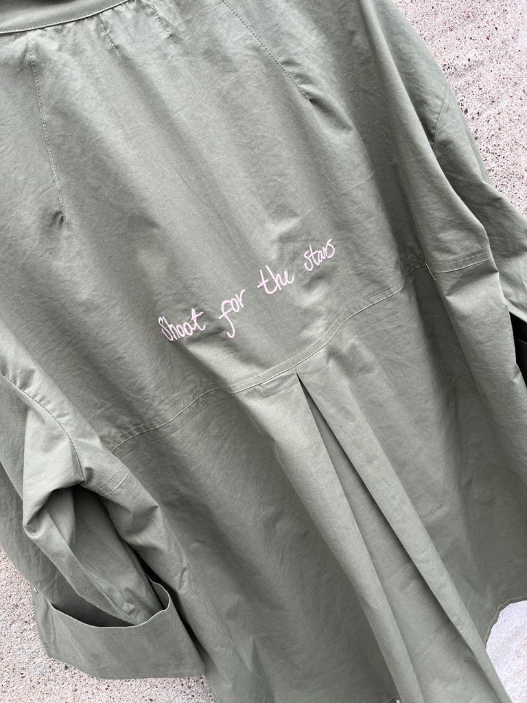 WAUW Luna shirt shoot for the stars olive