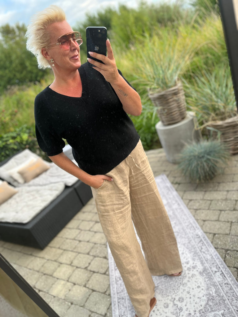 By Engbork Asta strik V black