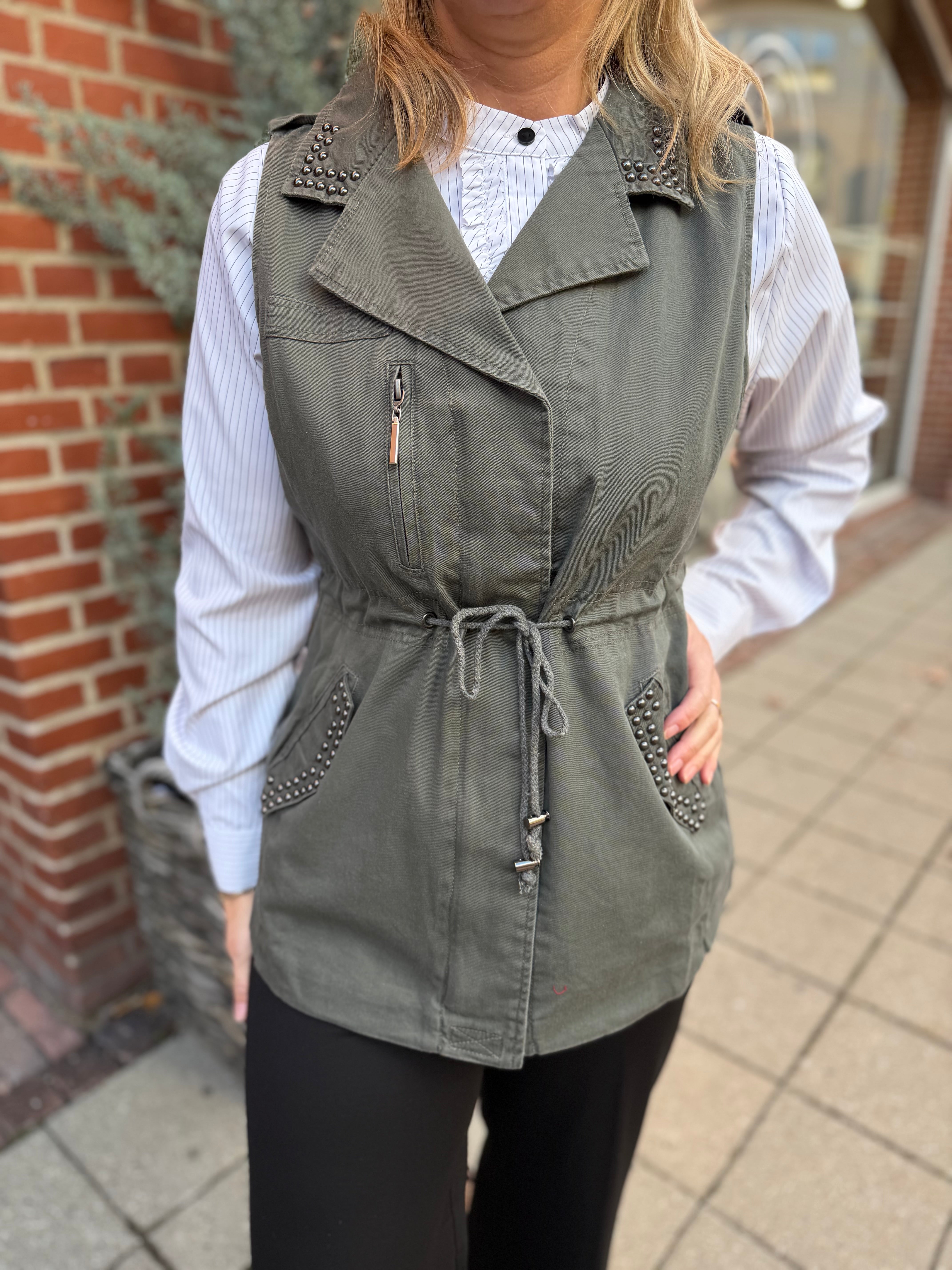 LECOCO 12743 Vega Moe vest army
