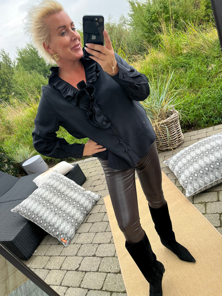 By Engbork Agnete skjorte frill black