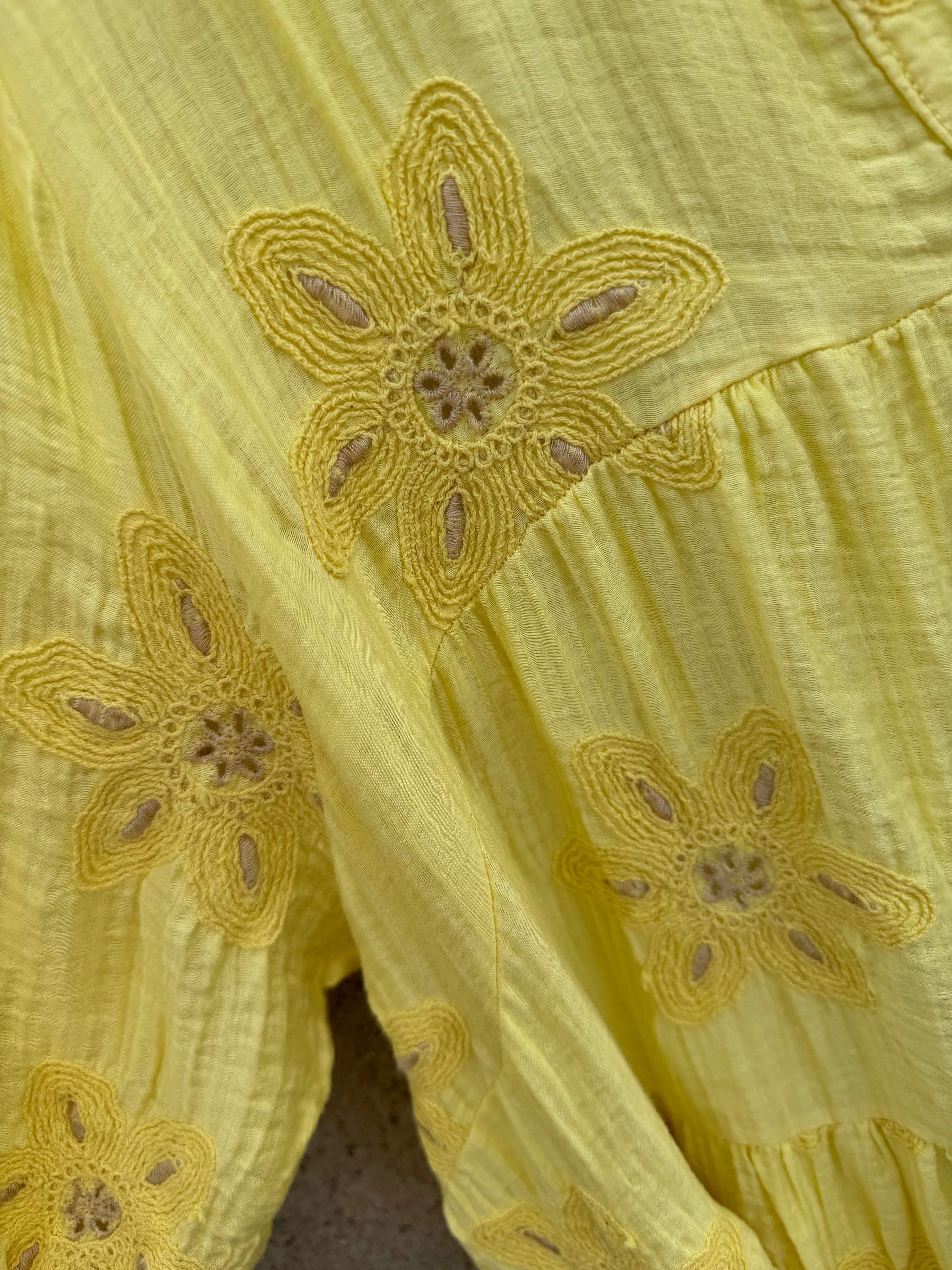 Qnuz 9348 Embrodery dress yellow
