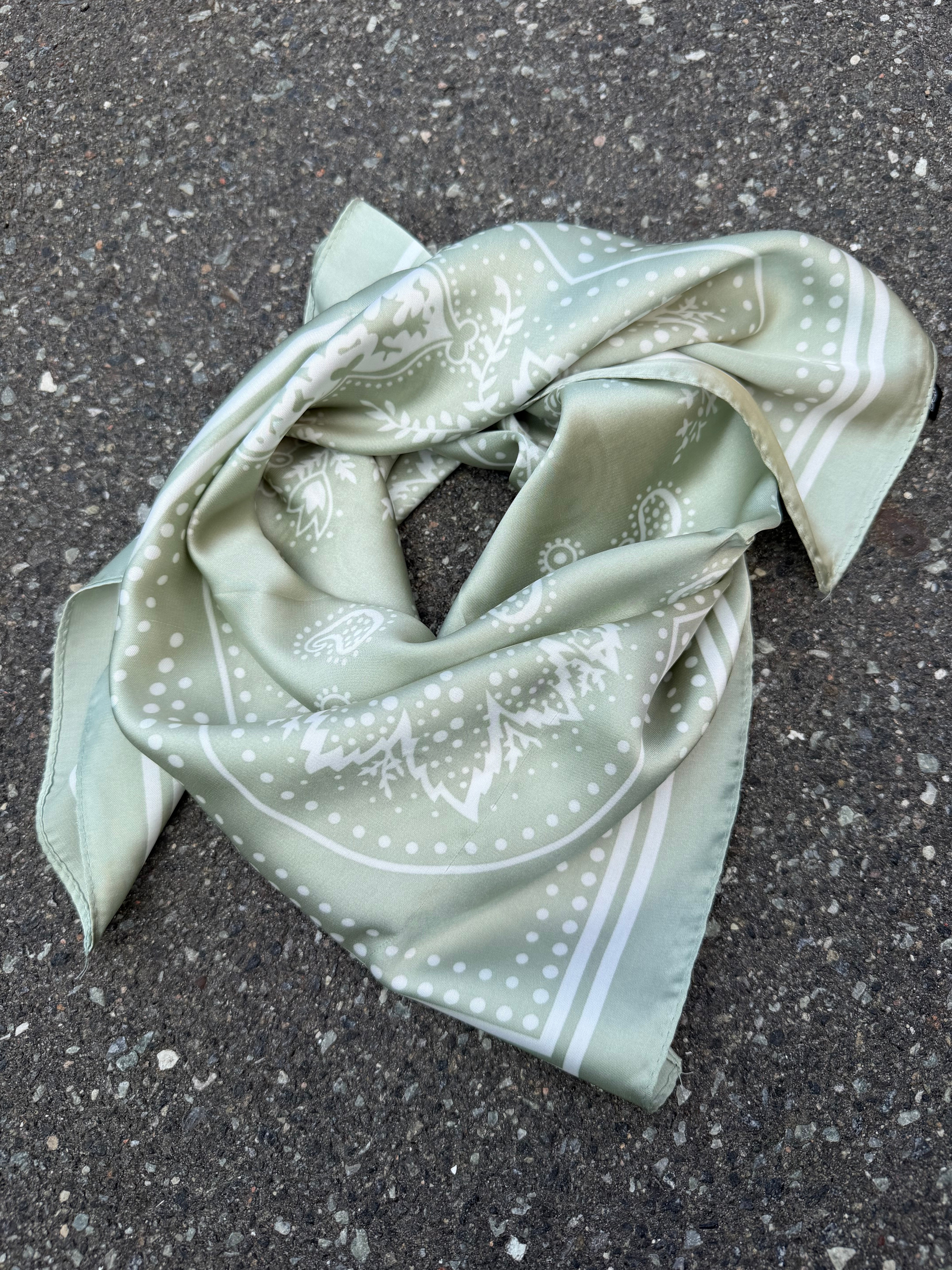 By Engbork Bandana satin scarf mint