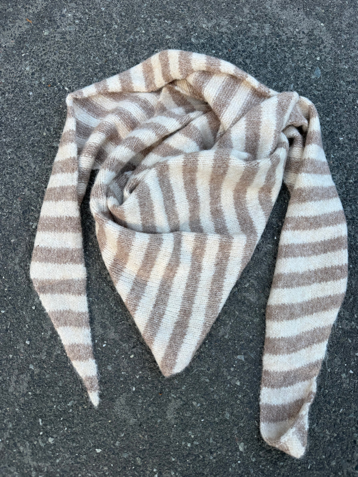 Qnuz 4960 Stripes knitted scarf beige