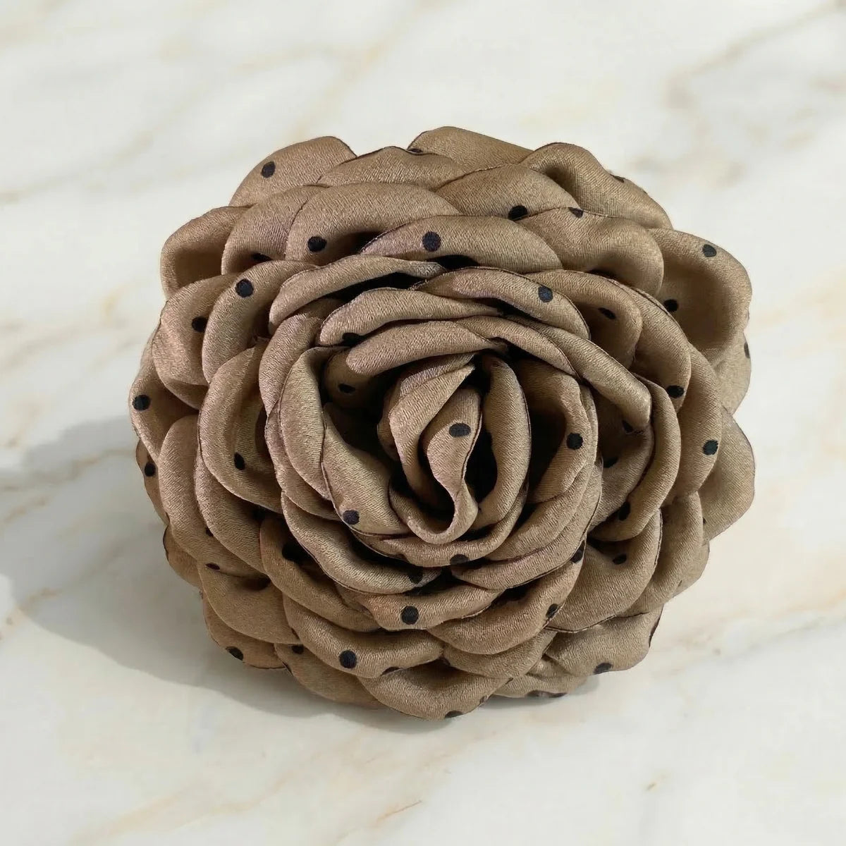 Namiso Hana rose hårspænde big DOT taupe