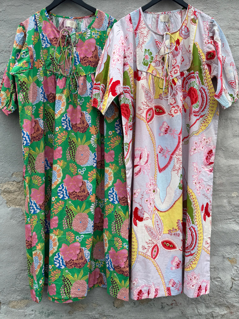 WAUW Capri dress flower print green