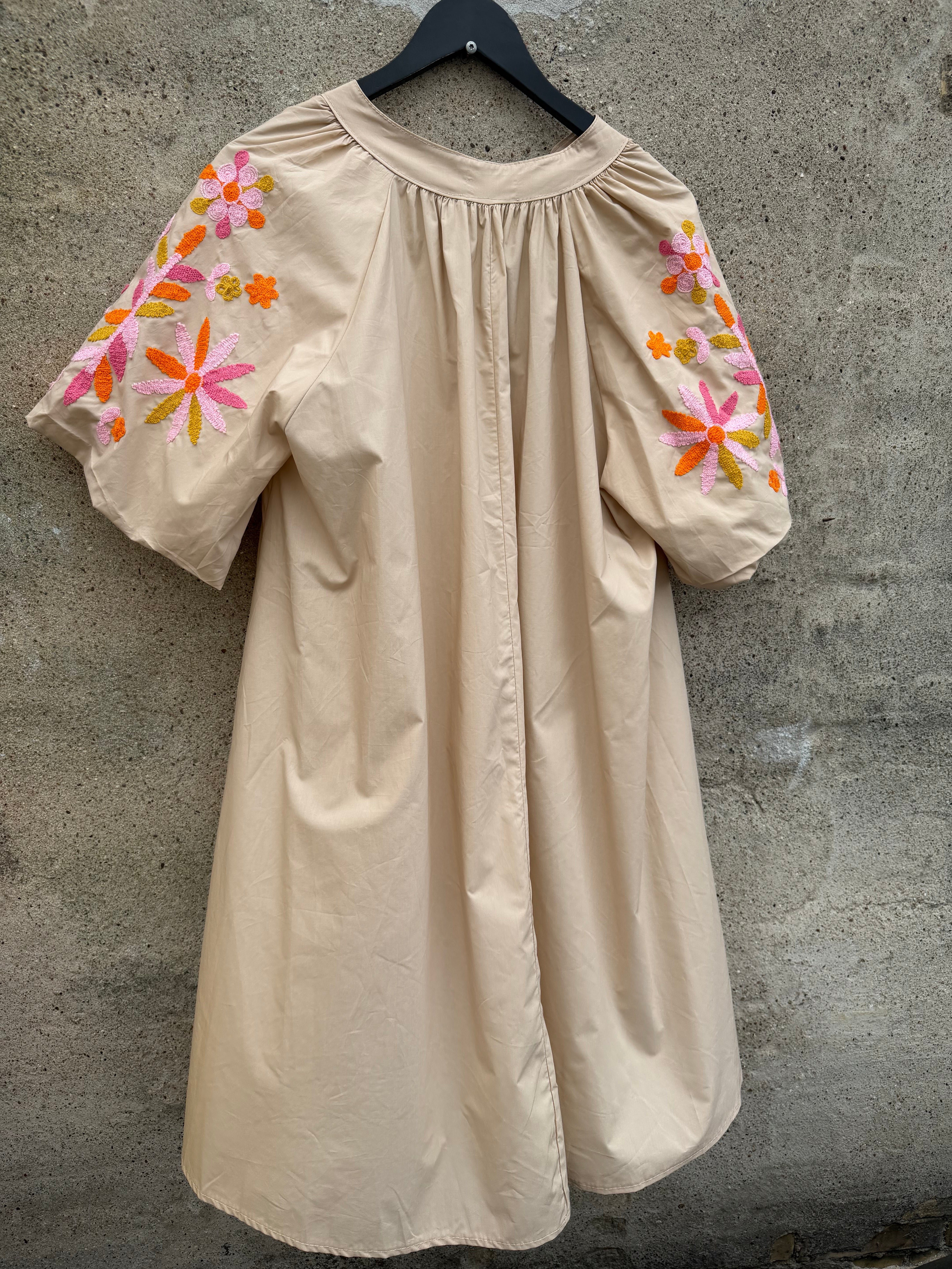 LECOCO 35240 Ingrid dress beige