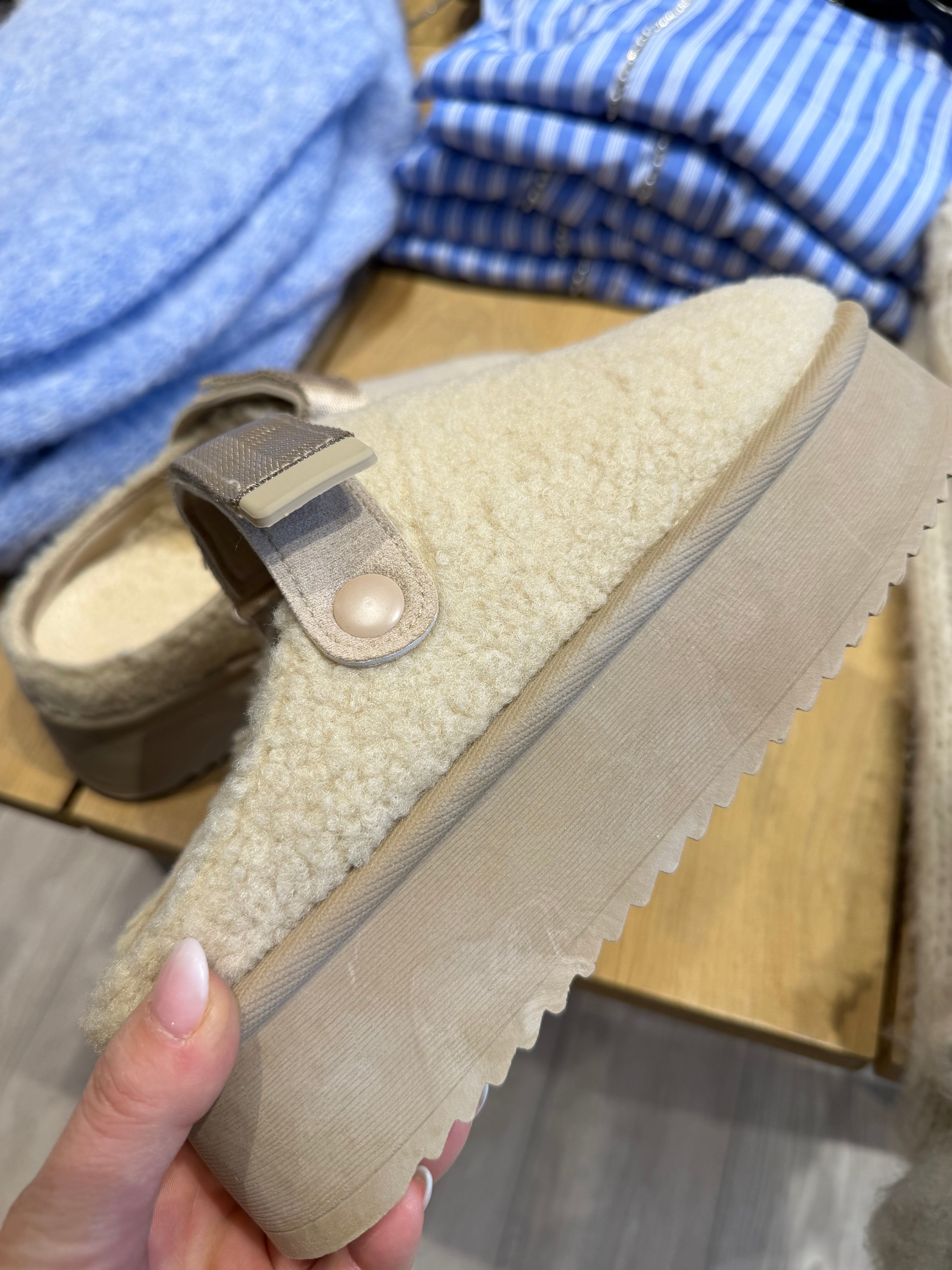 Qnuz 7752 sheep shoe beige