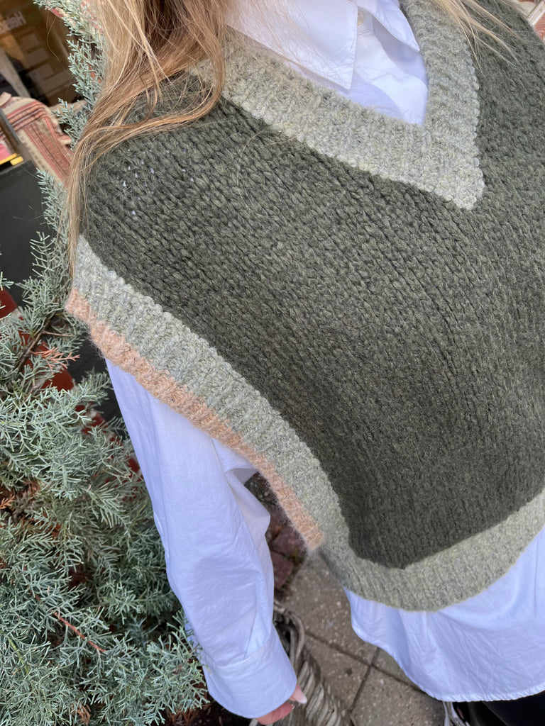 LECOCO 34933 Xenia vest army