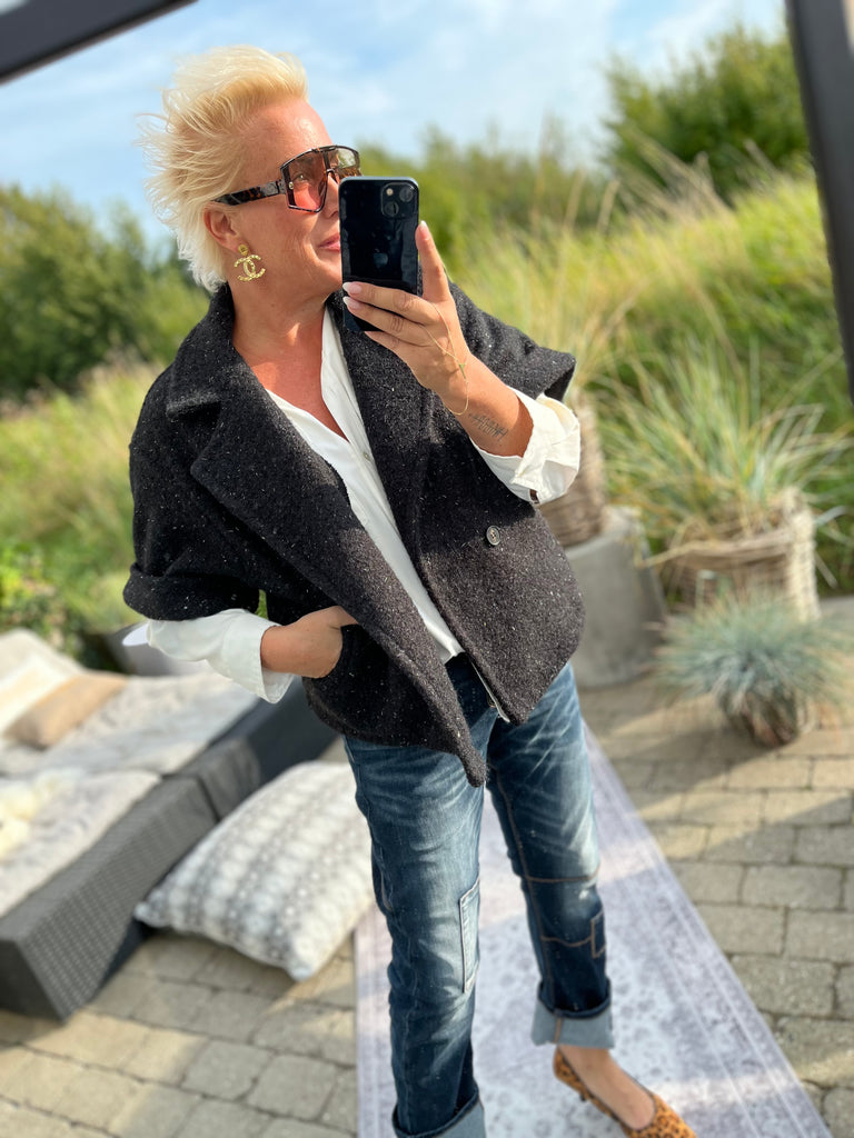 By Engbork Edith jakke SS black