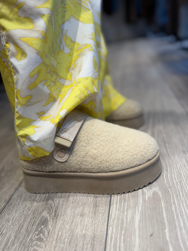 Qnuz 7752 sheep shoe beige