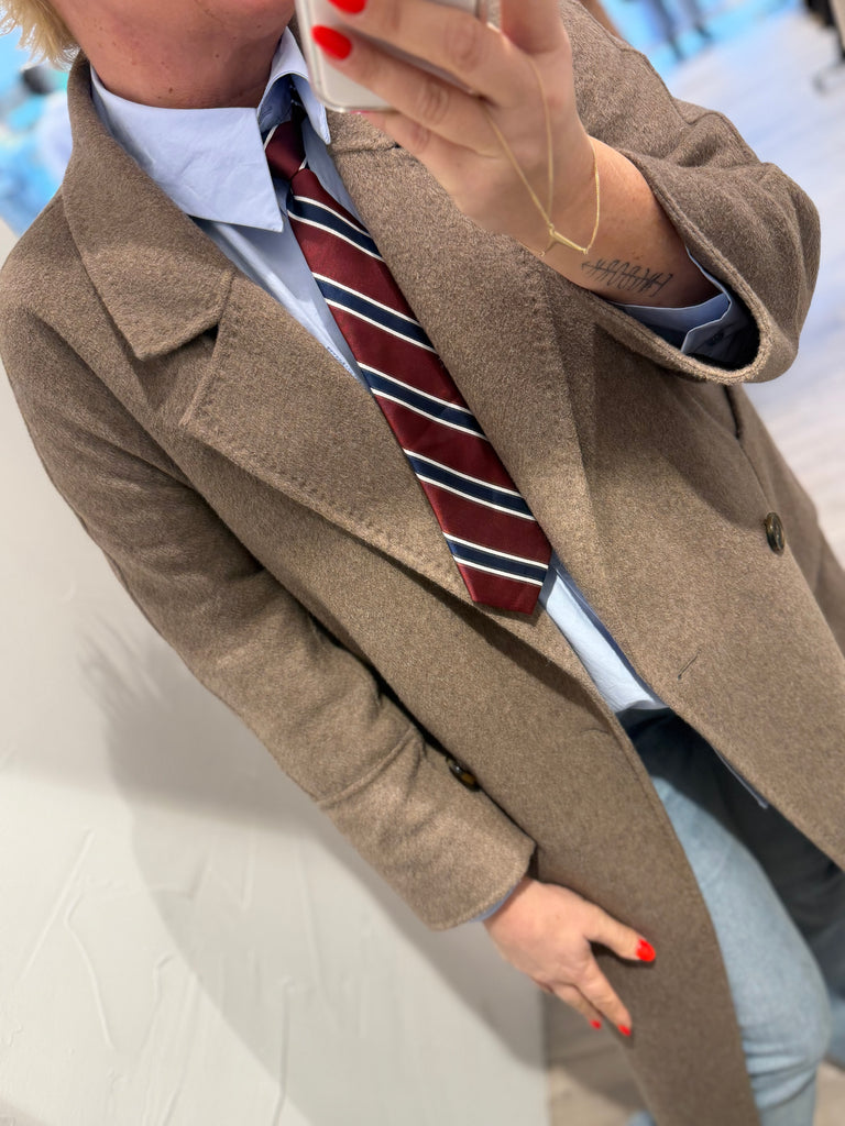 By Engbork slips wine stripe