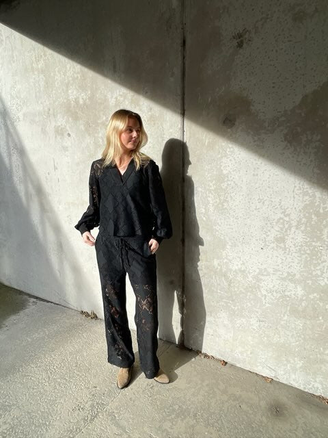 Love & Divine love207-42 pants black