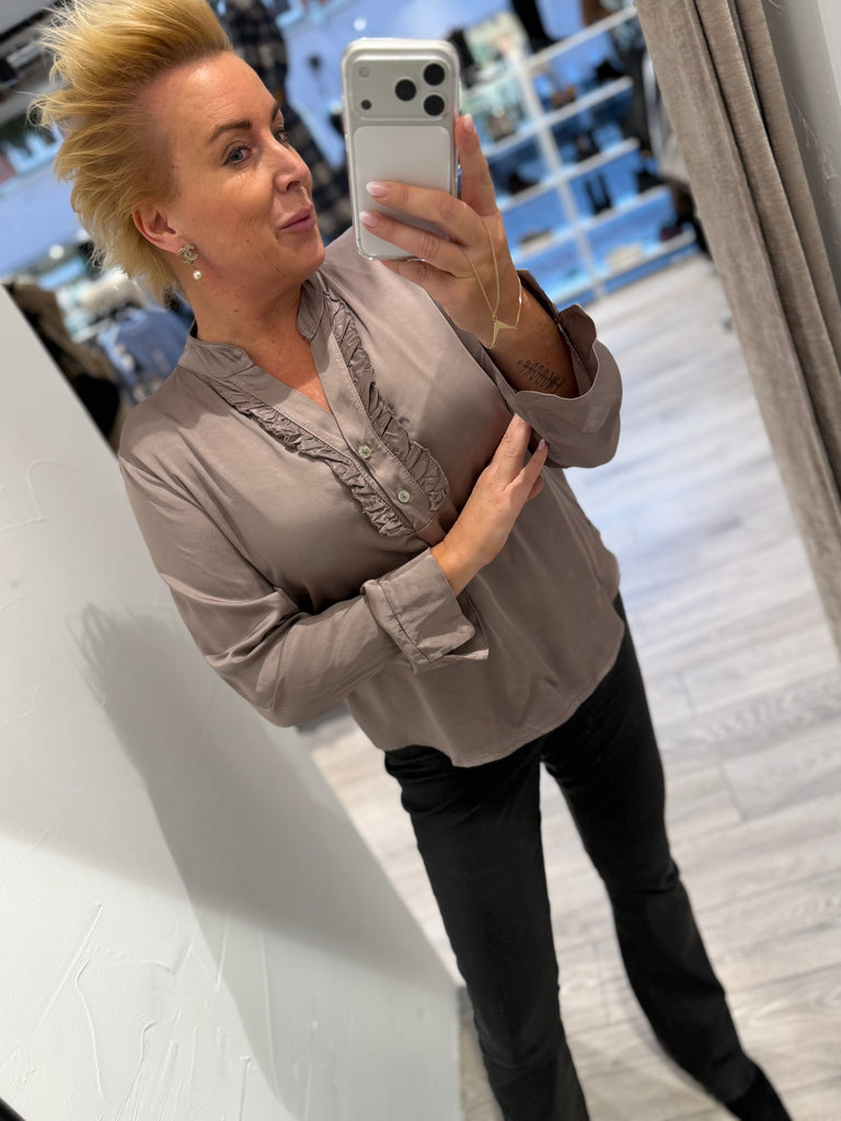 Boho Love B1308 silk skjorte taupe