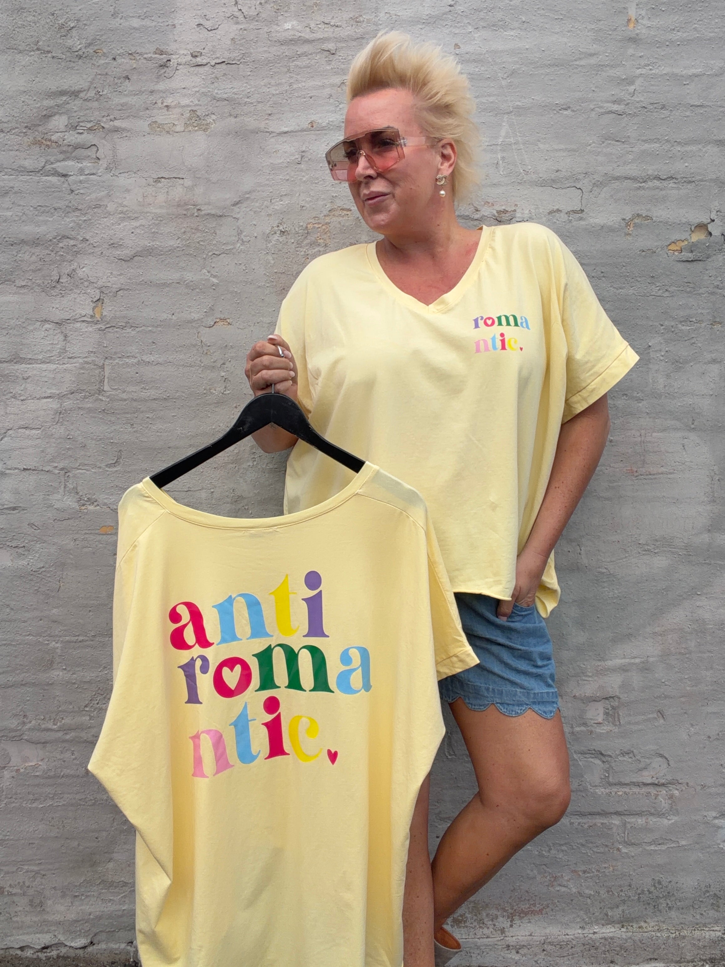 Romantic oversize T-shirt yellow