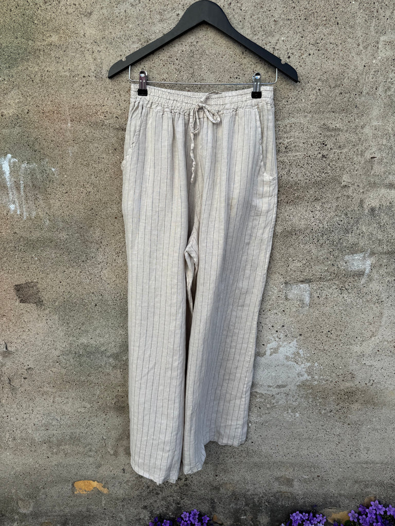 Qnuz 9069 Dolly bukser striped linen beige