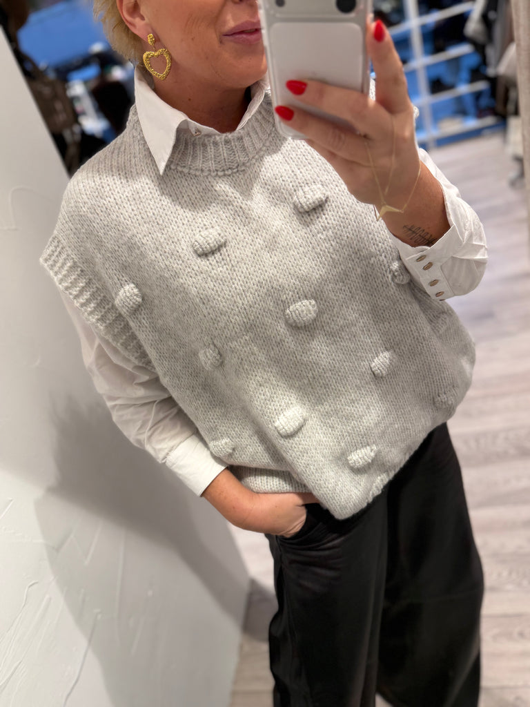 Boho Love B1299 strik vest grey dots