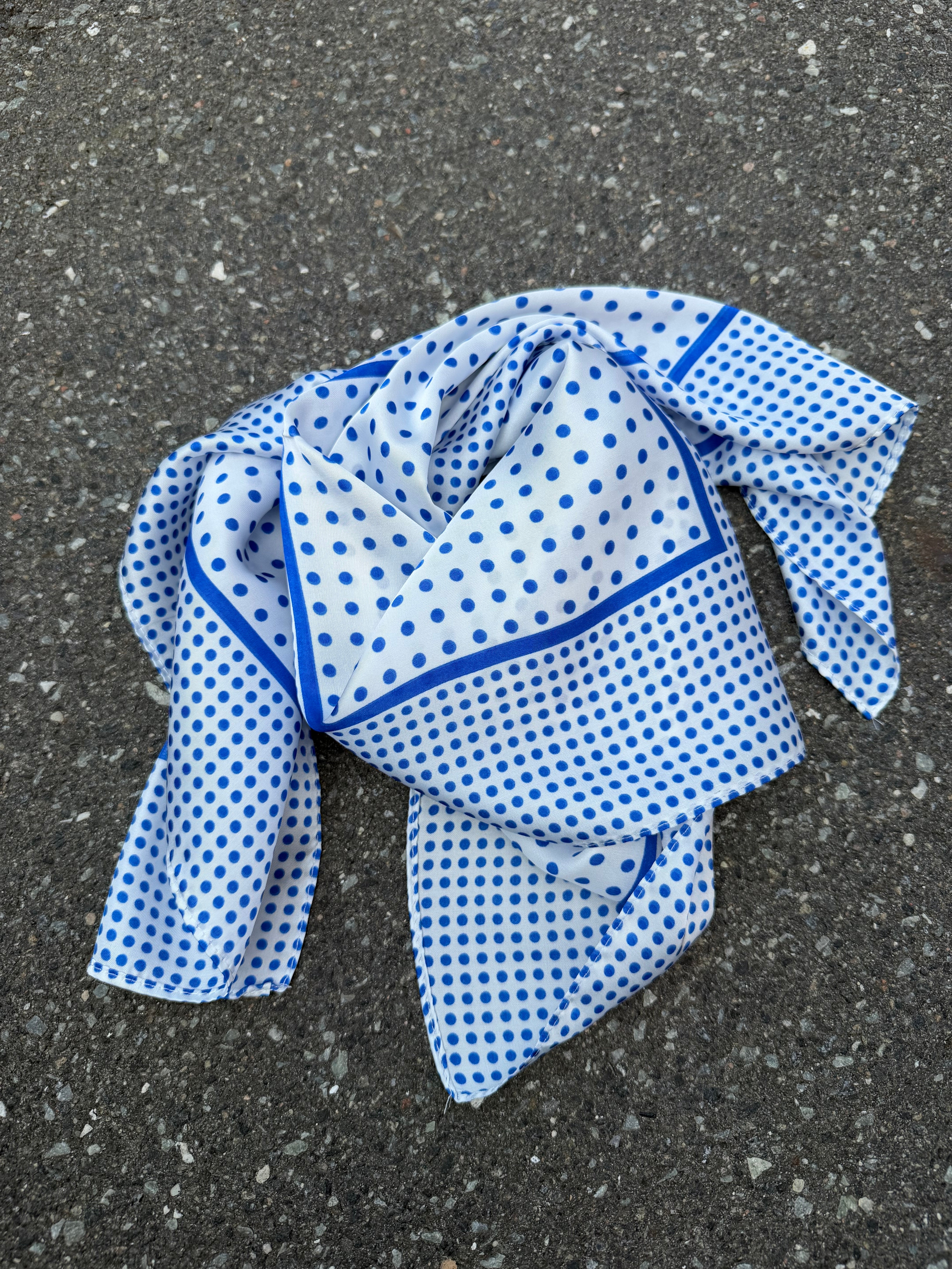 Dot tørklæde small dot white