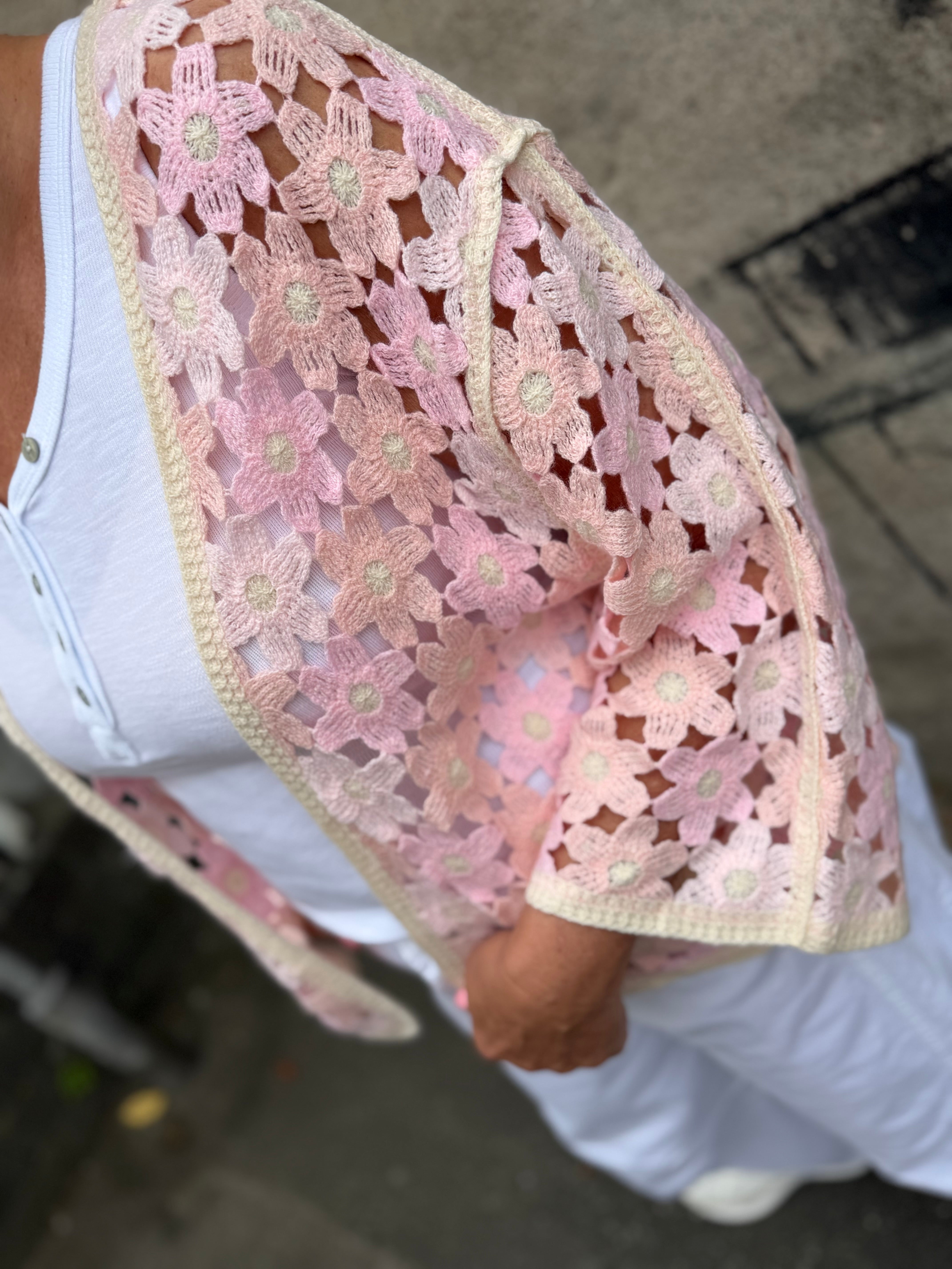 By Engbork Patricia jacket crochet rose