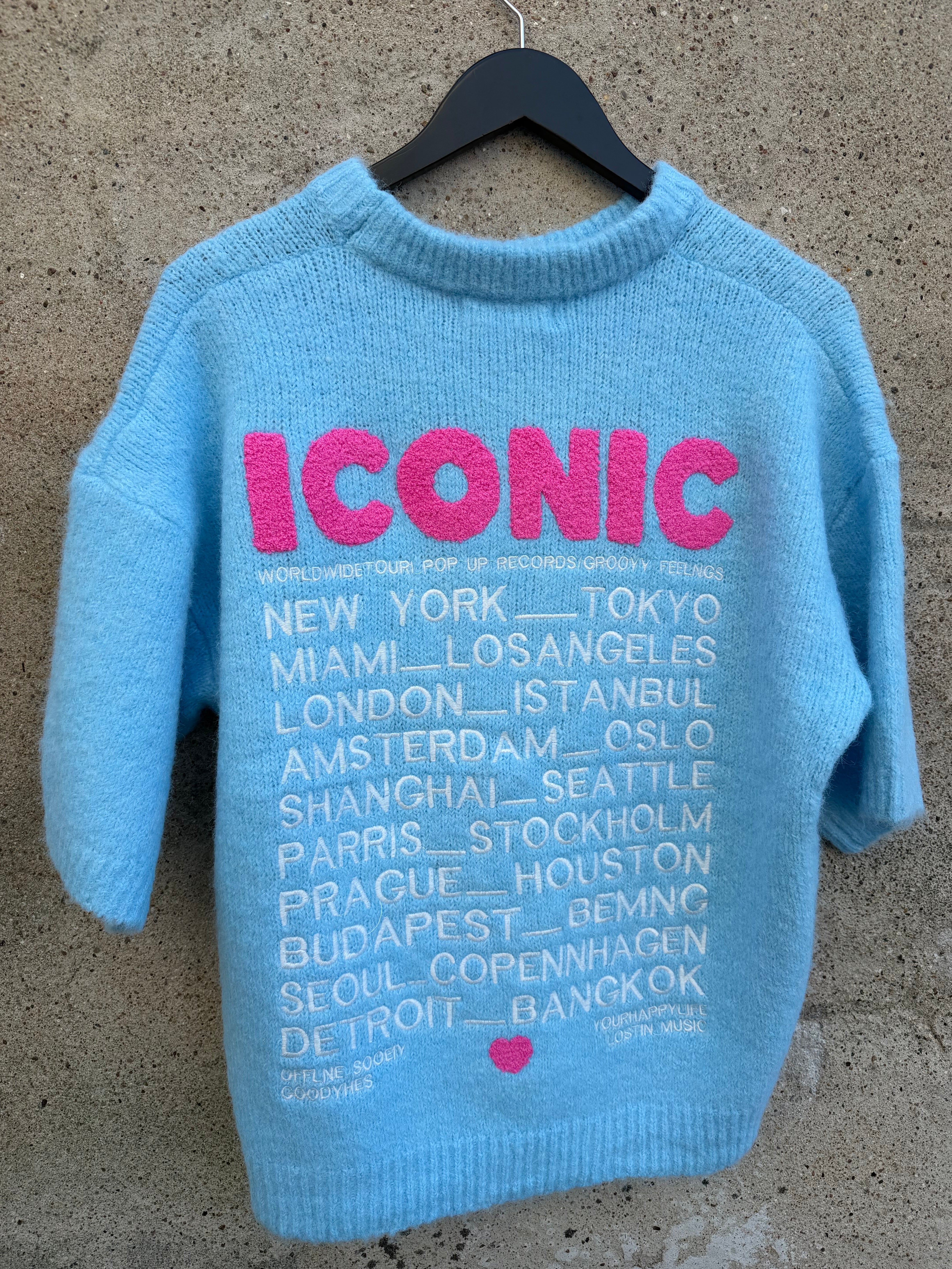 By Engbork iconic strik light blue