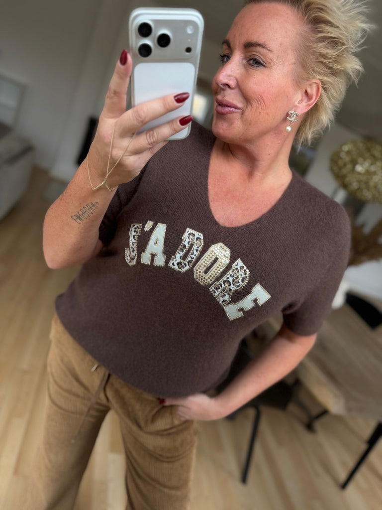 By Engbork Jadore strik brown