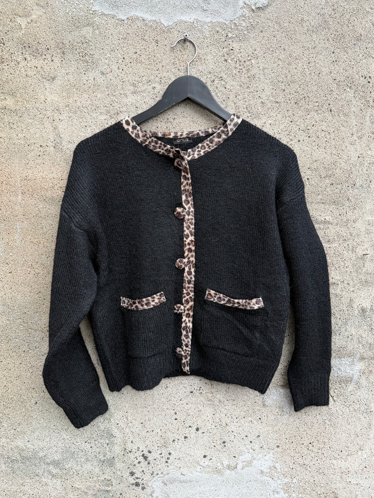 Qnuz 8968 Ribena cardigan leo black