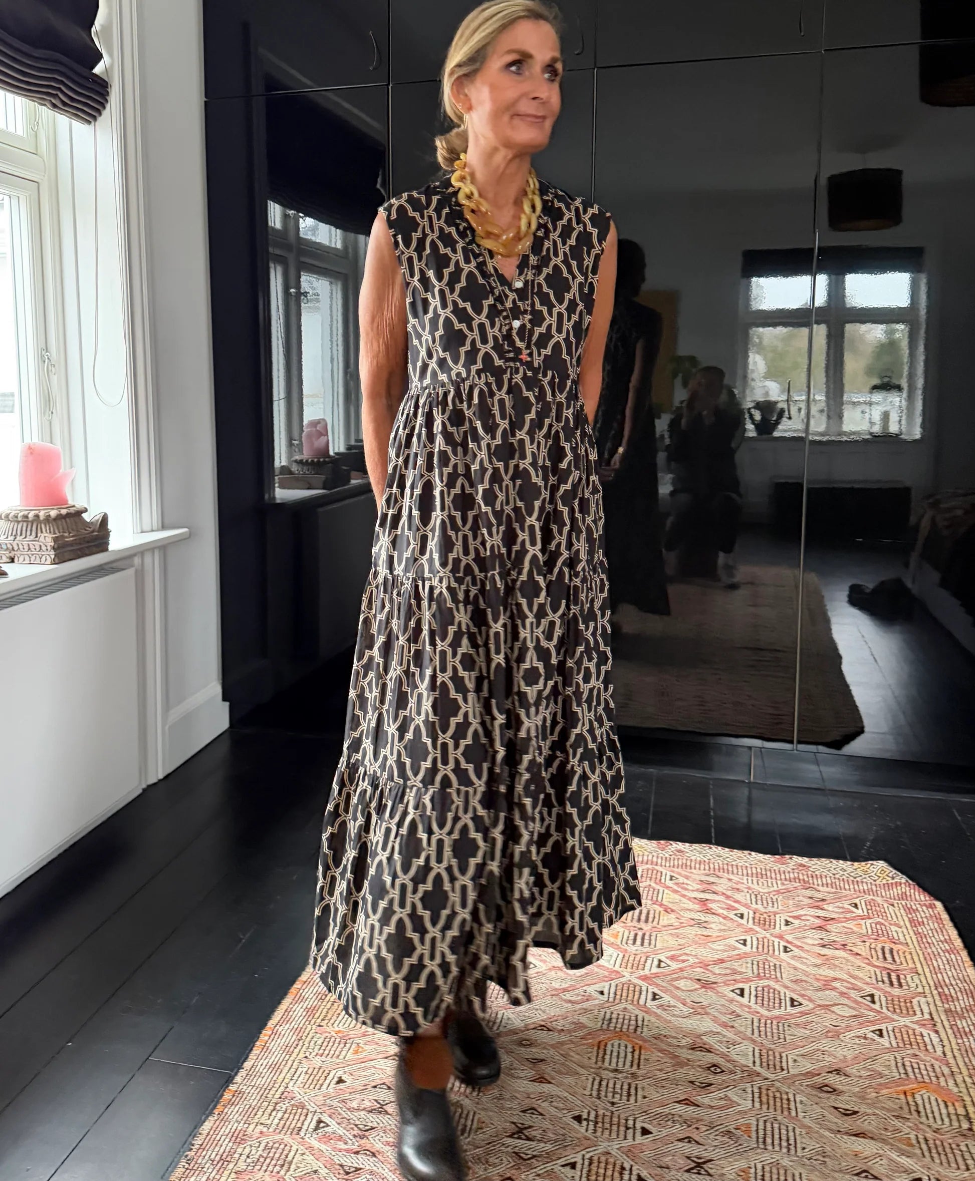 WAUW Geisha dress black and beige