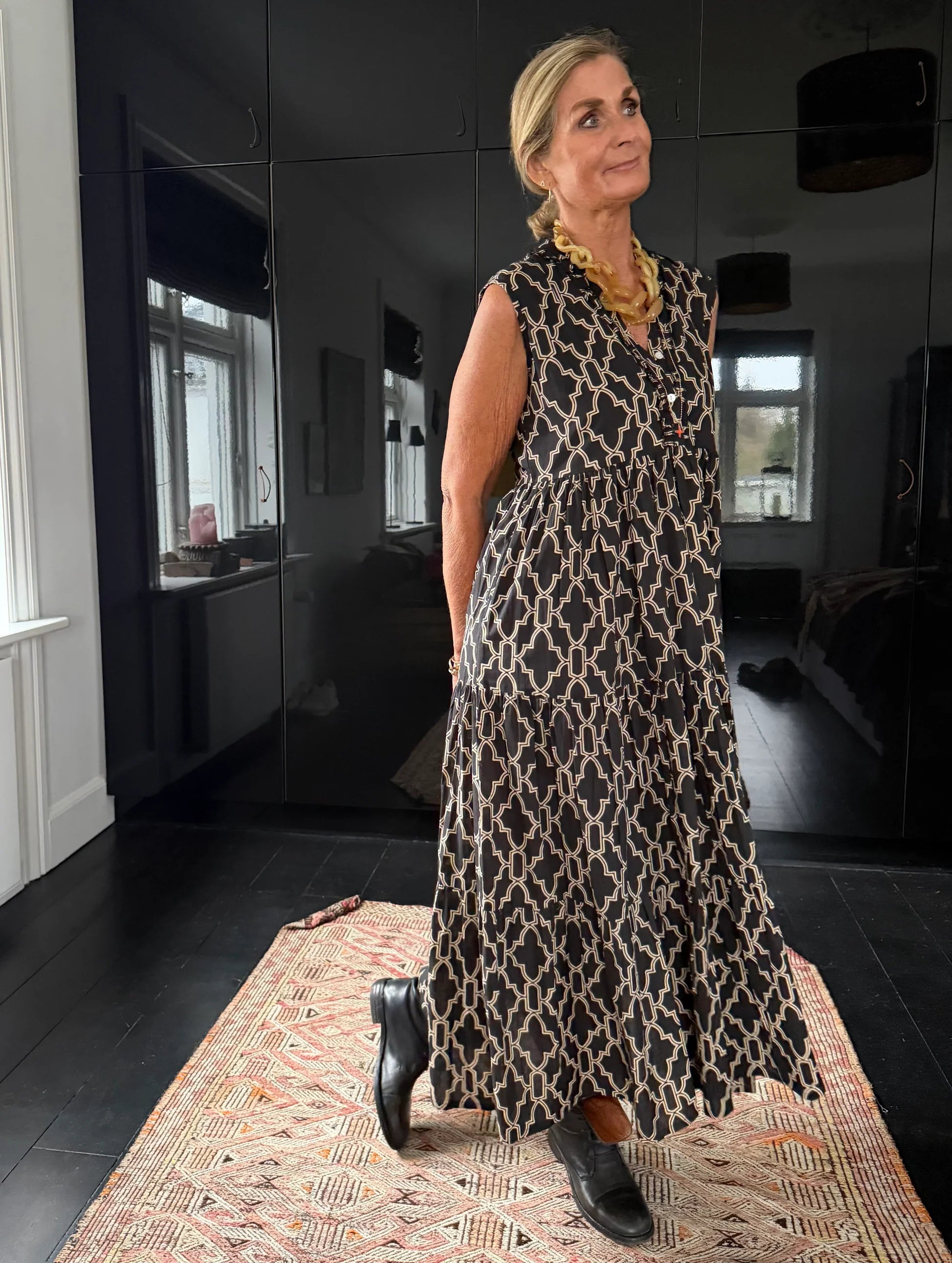WAUW Geisha dress black and beige