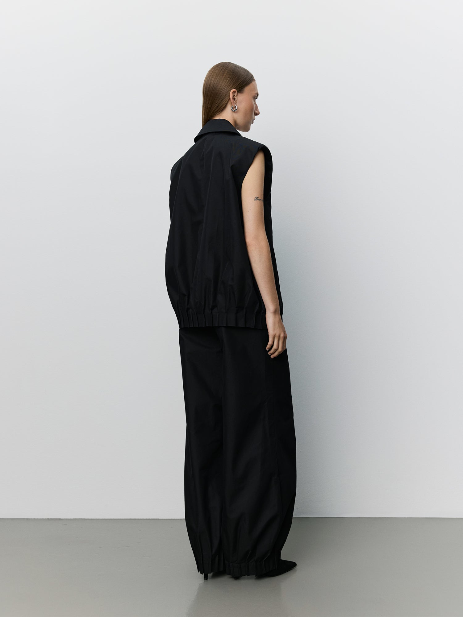 Sofie Schnoor S263277 Lanea pleated hem vest black