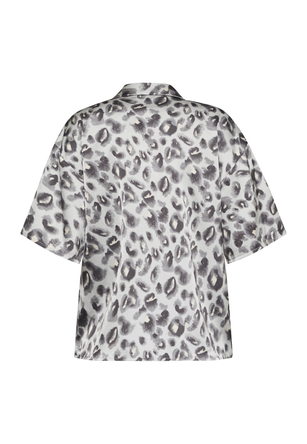 Love & Divine love1175-1 shirt blurred leo