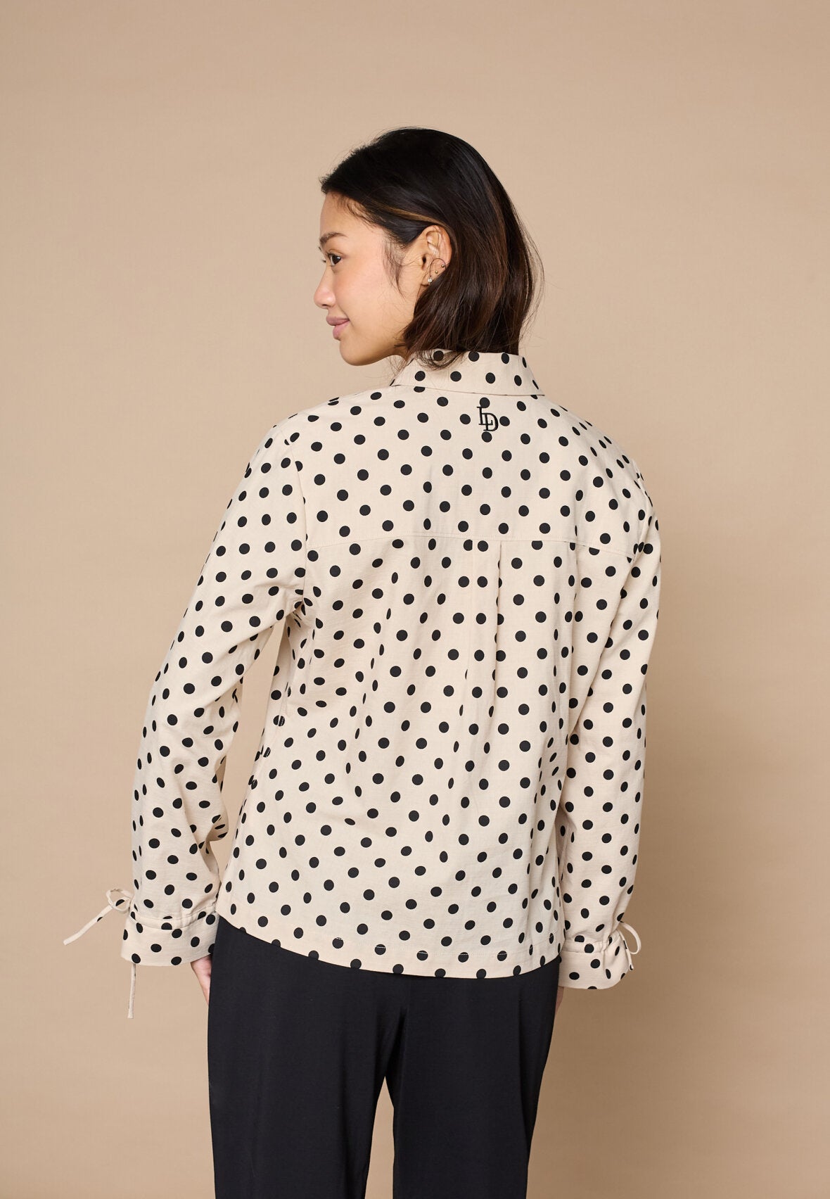 Love & Divine love1497 shirt dot cream