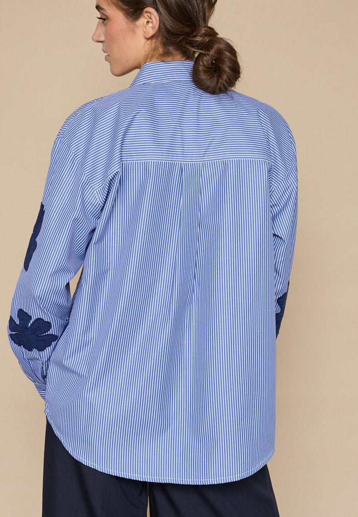 Love & Divine love1499 shirt blue flower